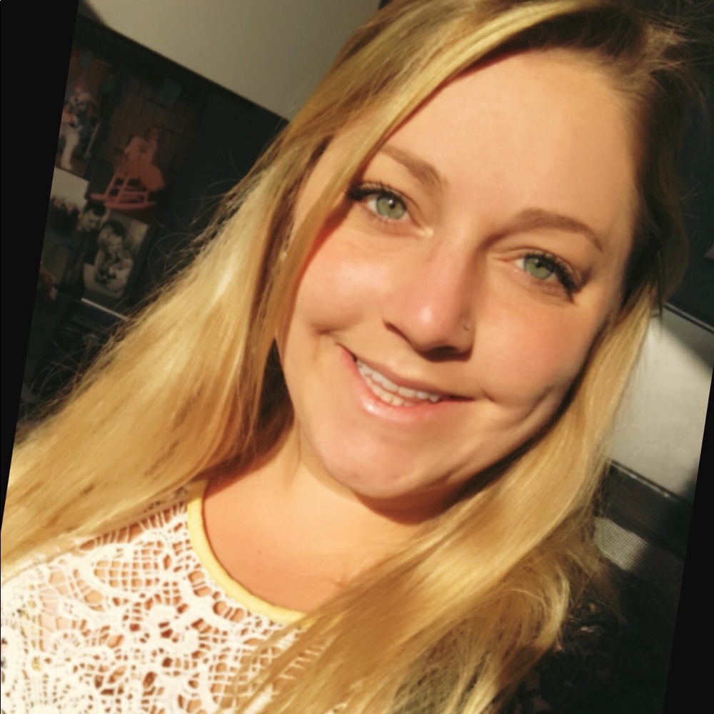 Meet your Posher, Lauren